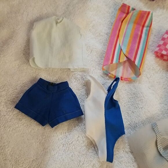 Vintage barbie clothes - Picture 3 of 13